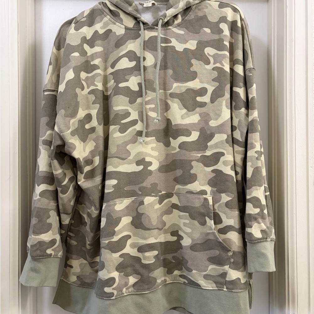 Style & Co. Women’s Green Camouflage Hoodie size Large